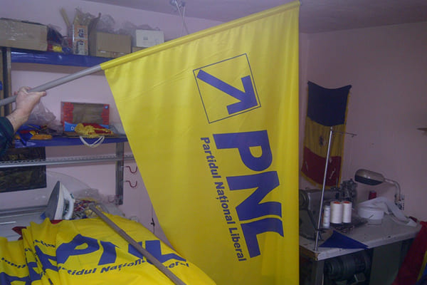 цена флага с лого